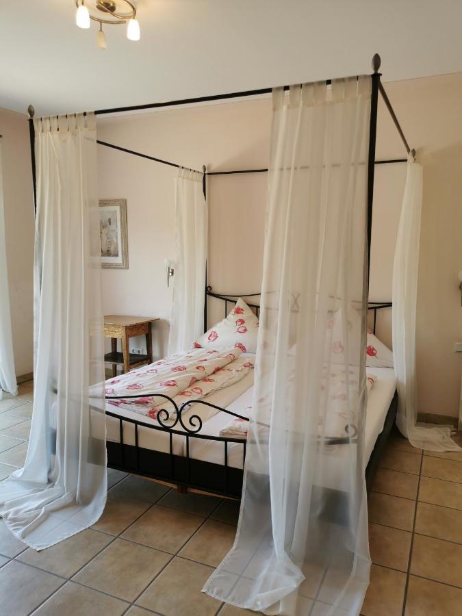 Weingut Amlinger&Sohn Apartamento Neef Exterior foto